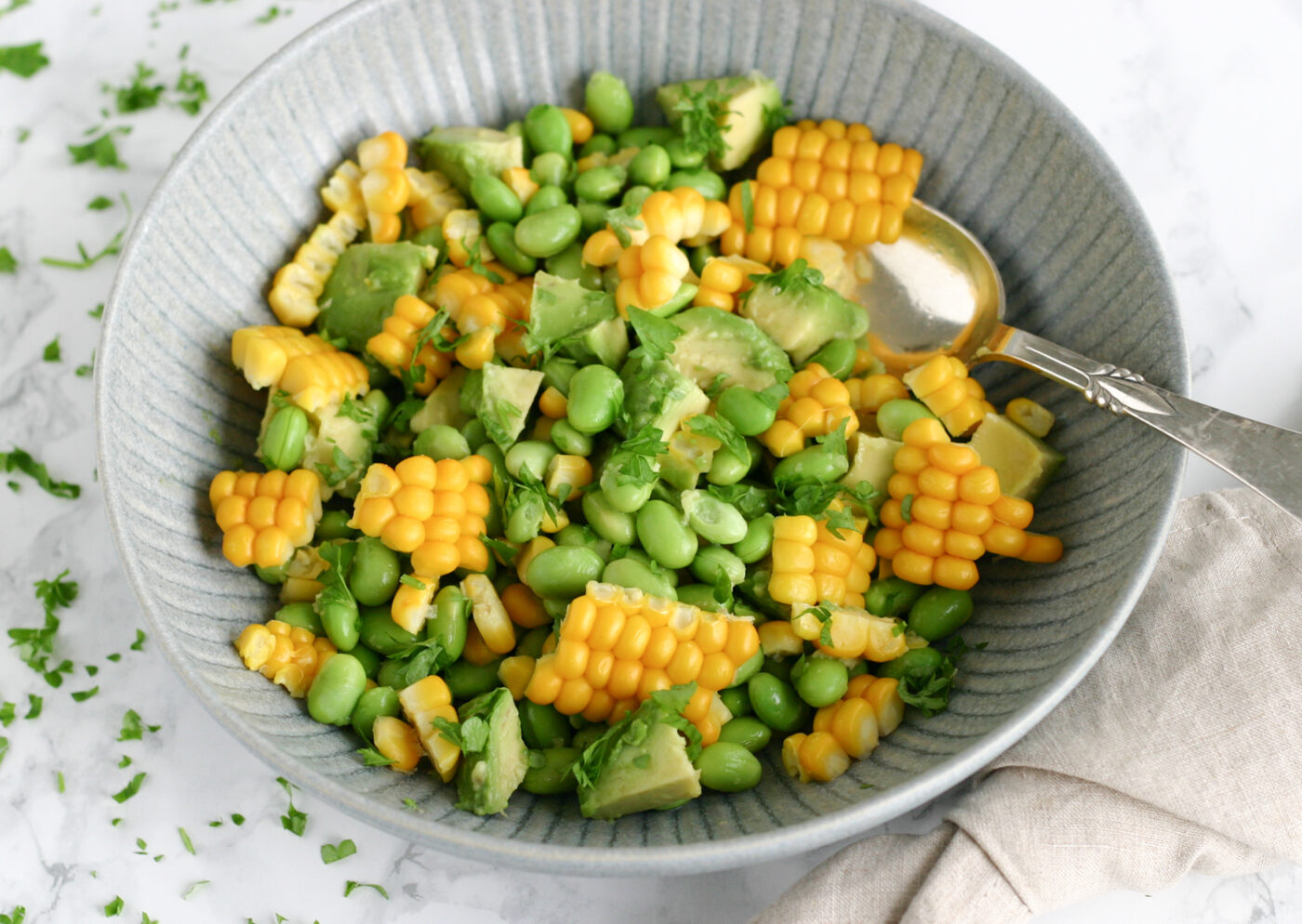 Avocadosalat med sommermajs