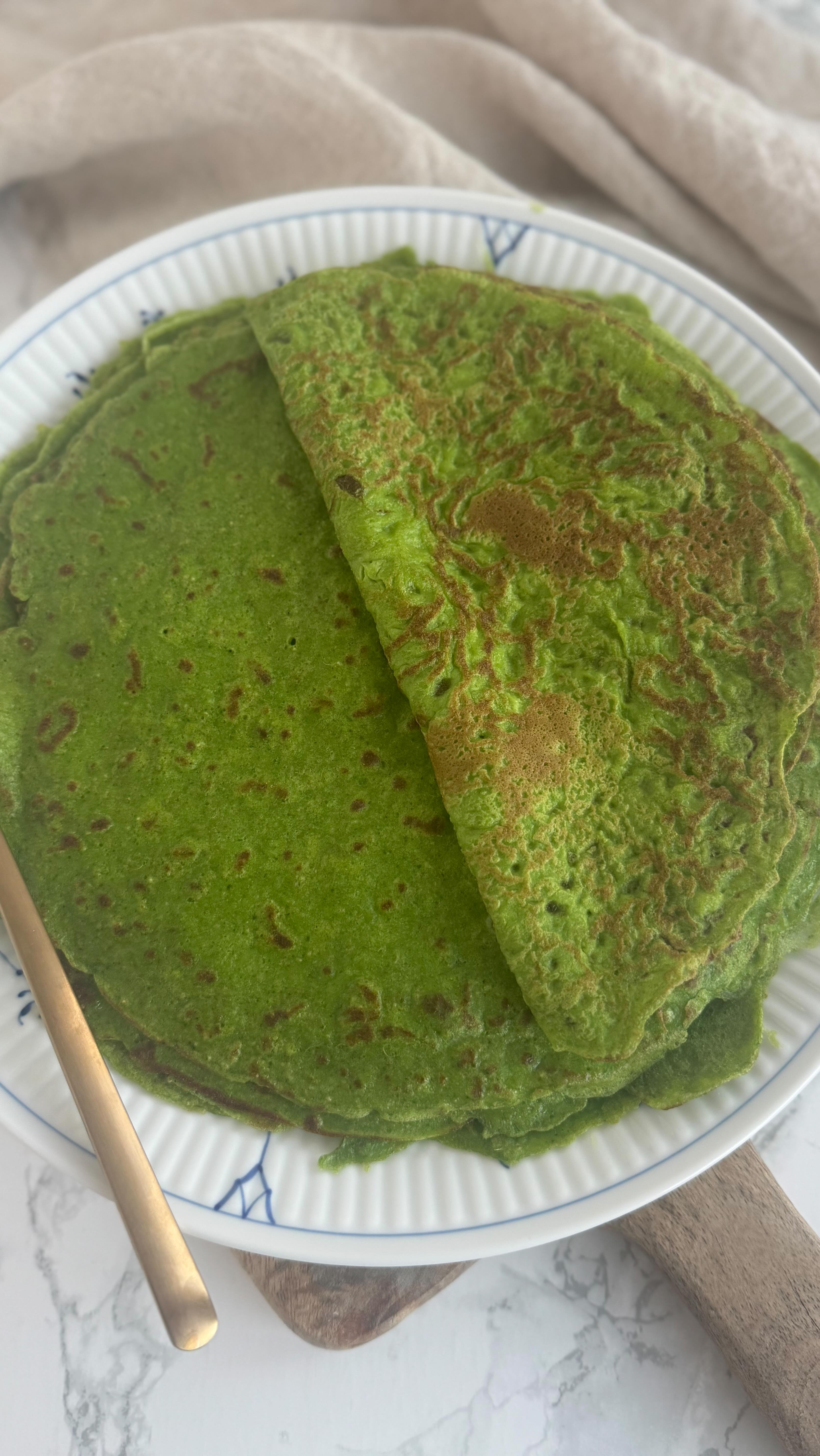 DEM HER VIL DU GERNE PRØVE 💚
Spinatpandekager med havregryn. Fyldige og med masser af fuldkorn👌🏻

Endelig er vi tilbage til hverdagsmaden igen. Jeg har fået nok julemad for nu 😅
Vi spiser spinatpandekager ligesom tortillas med fyld i. Ofte er det med kylling og grønt 🌱
Julius er også glad for at få dem med i madpakken. 

Vil du gerne have opskriften? Så skriv “Ja tak” i en kommentar herunder 😍

•
•
•

#dittelykkebergmadblog