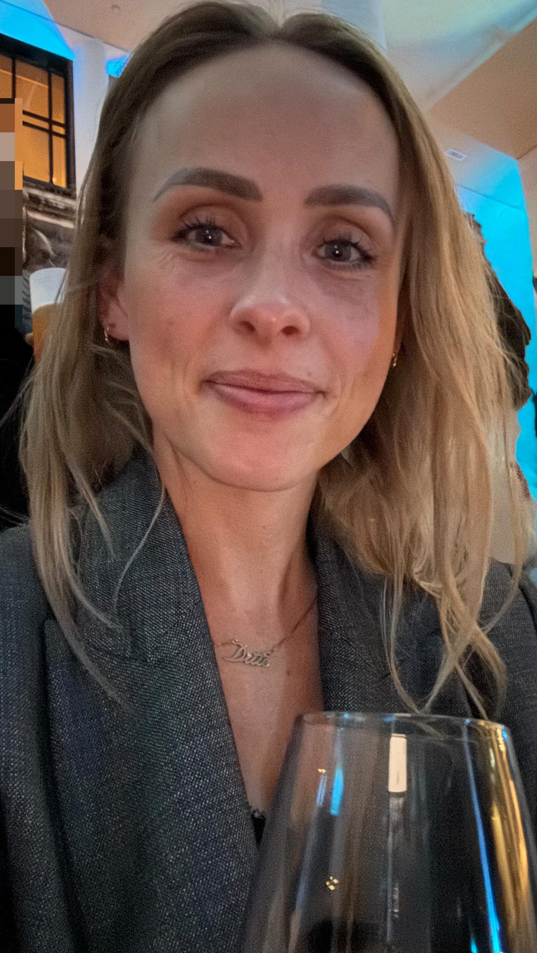 ÅRET DER GIK I MIT LILLE KØKKEN 💚

Og jeg satser på endnu flere opskrifter til jer i 2026 ✨

Tak fordi du følger med og velkommen til alle jer nye - hvor er jeg bare taknemmelig. 
Min hjemmeside ➡️ www.dittelykkeberg.dk har aldrig haft så mange besøg som nu. Det er ret fantastisk, især fordi det er noget jeg bruger afsindig meget af min tid på 🙏🏻
Det er ikke altid helt nemt at jonglere et fuldtidsjob, en søn på 12 år og så også bruge en masse timer på min madblog. Derfor sætter jeg utrolig stor pris på alle jeres beskeder, kommentarer og likes ❤️

Hvilken type opskrifter har du lyst til at se fra mig i 2026? 

•
•
•
#dittelykkebergmadblog