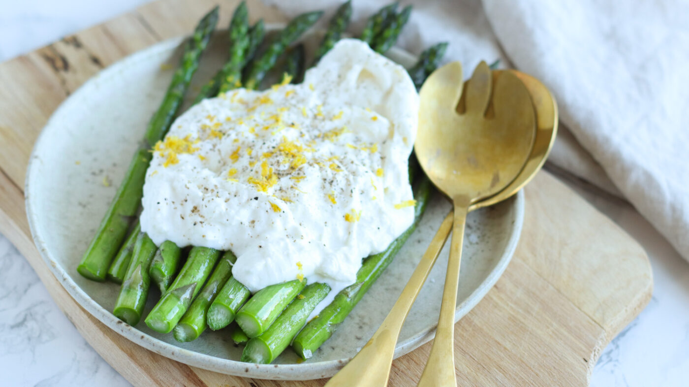 Stegte asparges med burrata