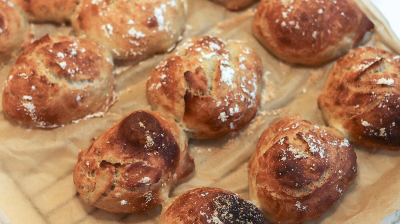 Æltefrie og koldhævede fuldkornsboller