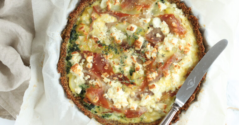 Quinoatærte med kartoffel og parmaskinke