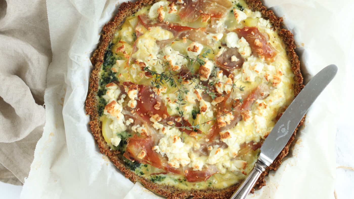 Quinoatærte med kartoffel og parmaskinke